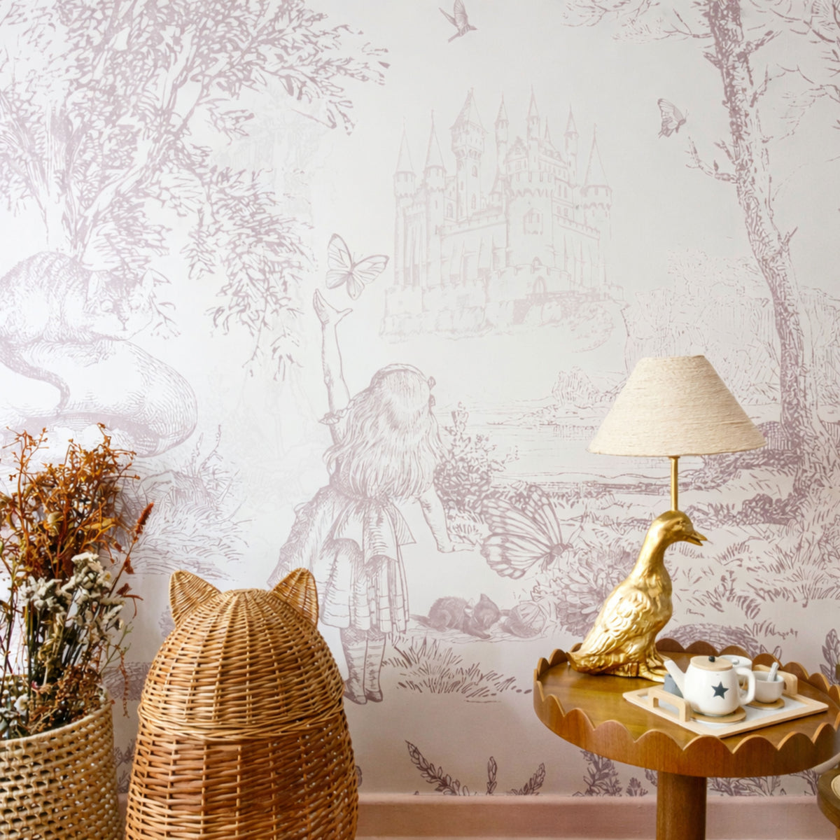 Arteo Alice mural, illustration inspired by Alice in Wonderland, in a decorated room – photo by @arteodesign