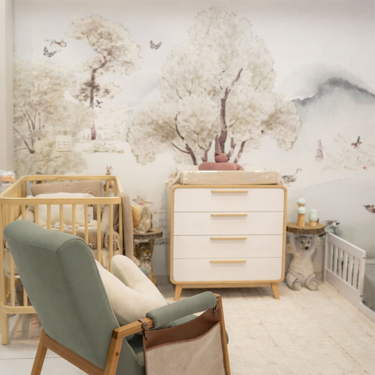 Forest mural, watercolor landscape with green trees, in a decorated room – photo by @liderancababy