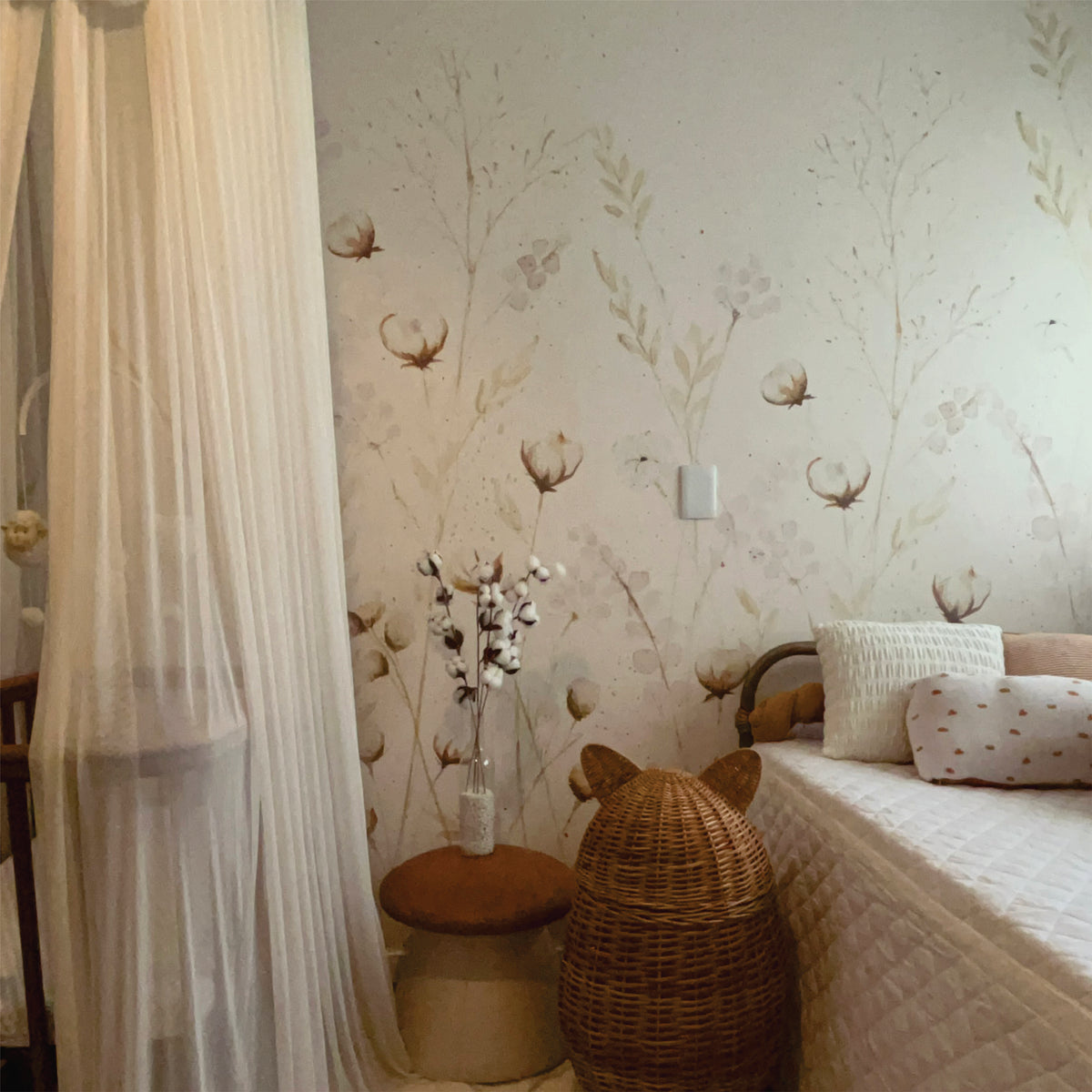 Cotton Garden mural, floral branches and cotton in natural tones, in a decorated room
