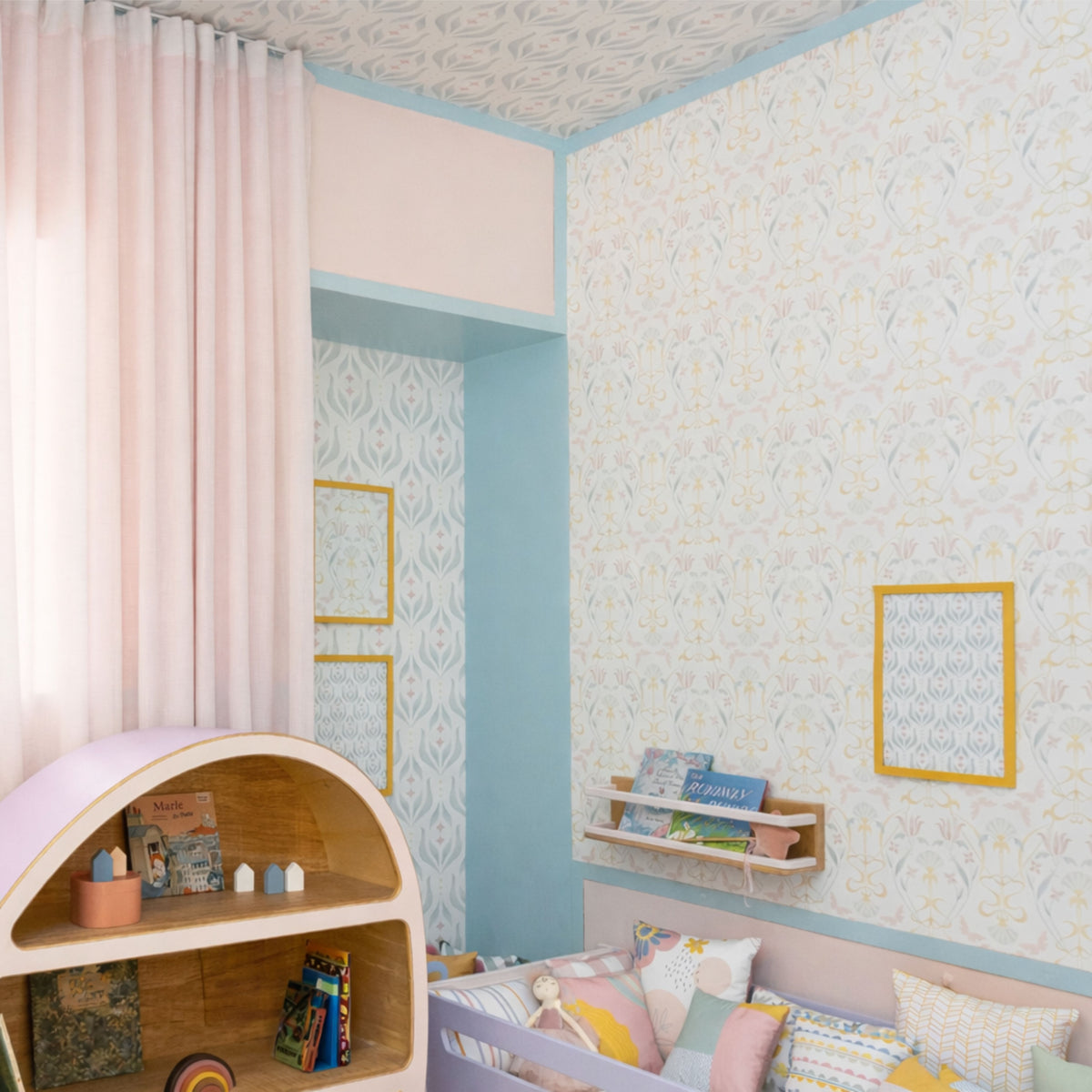Retro Super and Nouveau Candy wallpapers, the latter with arabesques and stylized flowers in pastel tones – photos by @linhabloom and @subdvarchitecture