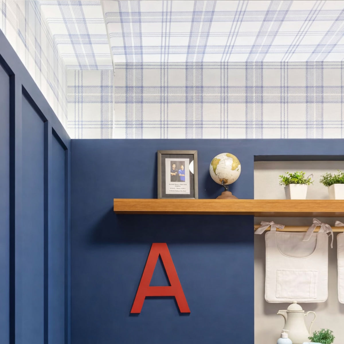 Classic Checkered wallpaper in blue, check pattern with small diagonal strokes, in a decorated room
